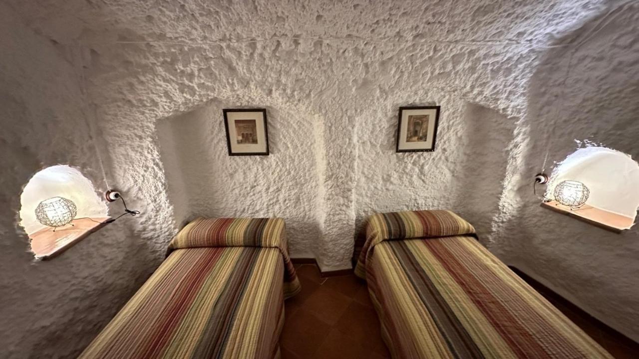 Penzion Cuevas El Torriblanco Gorafe Pokoj fotografie